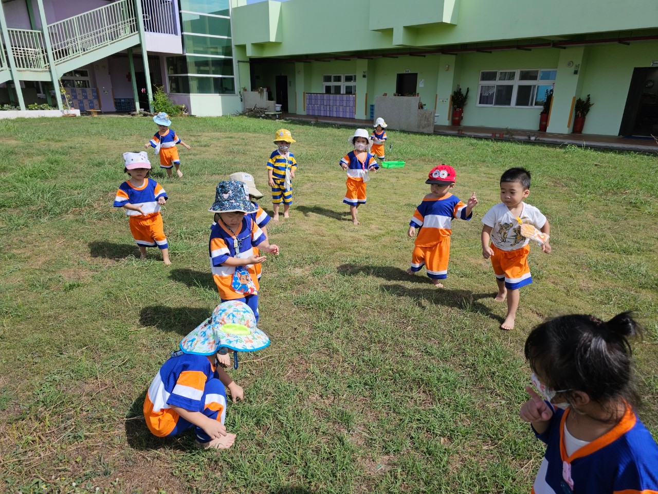 長頸鹿班校園踏青